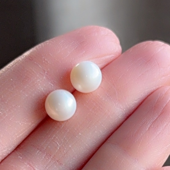 Sterling Silver Freshwater White Pearl Studs 8mm - Picture 4 of 14